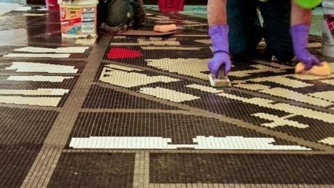 Hướng dẫn thi công ốp lát gạch Mosaic (loại vỉ gạch dán giấy bề mặt)